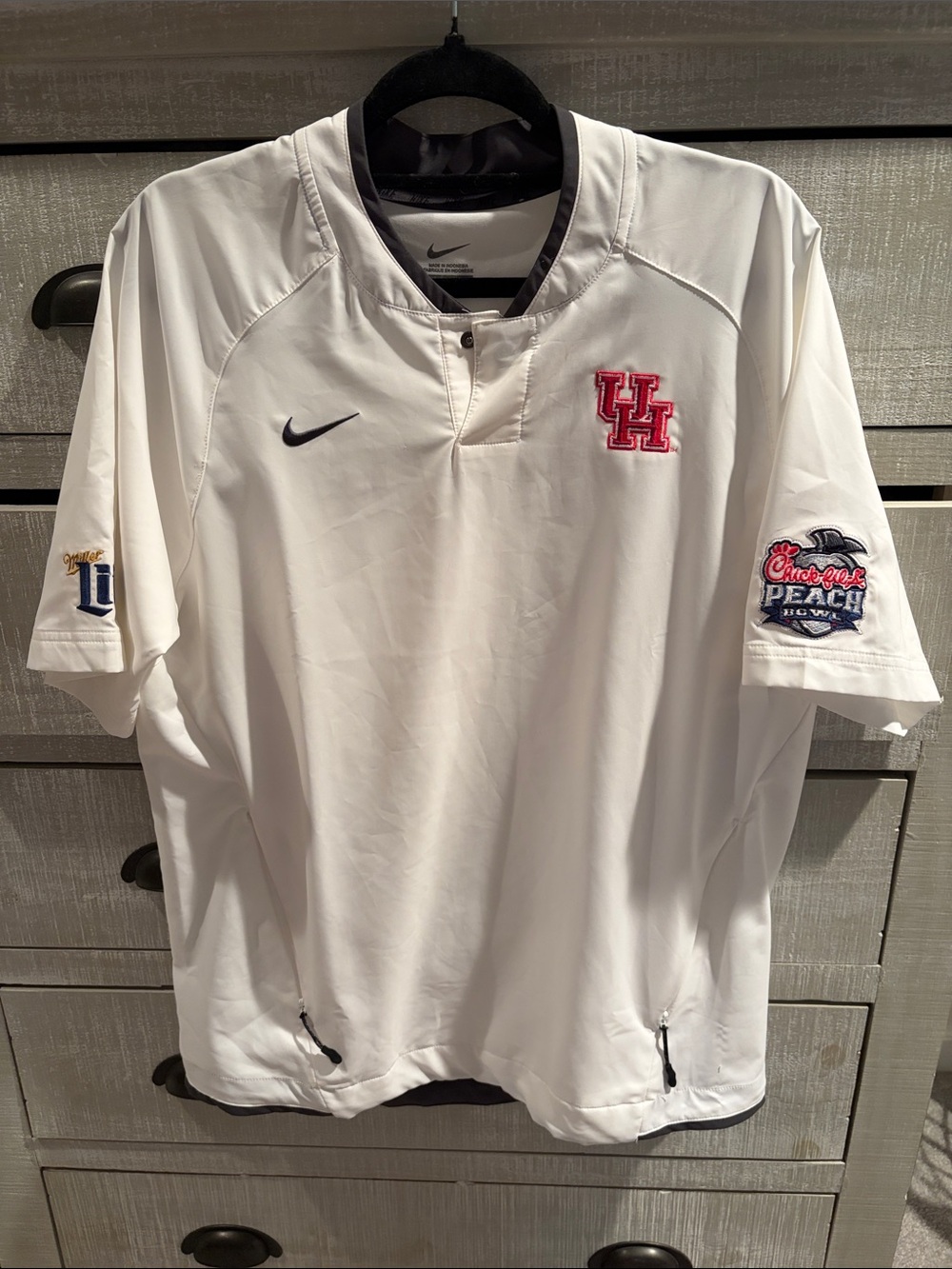 Nike White Short-Sleeve Athletic Pullover with Red U Houston Patch